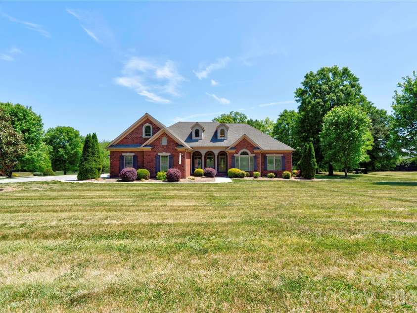 207 Cross Creek Drive, Cherryville, NC 28021.  MLS# CAR4373170, YatesRealty ID 14266. Front