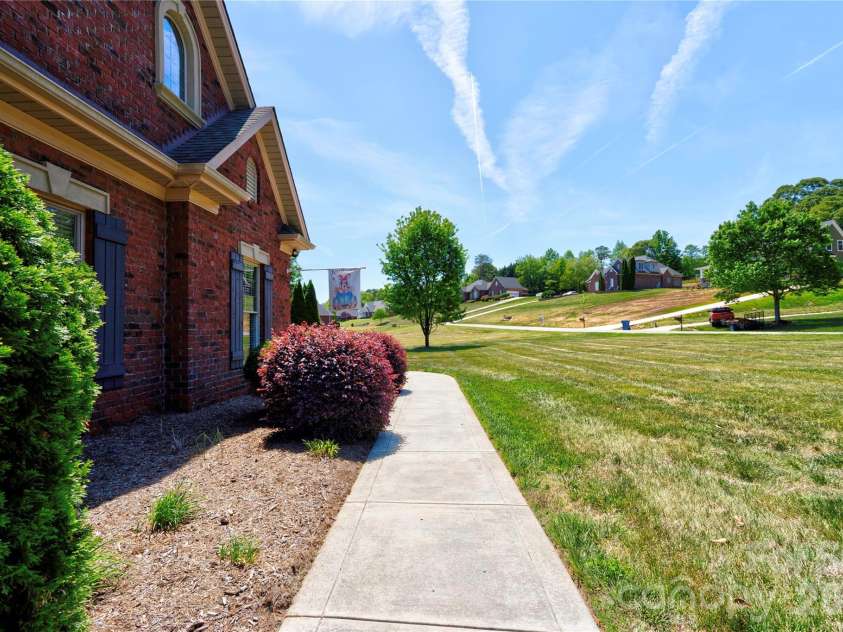 207 Cross Creek Drive, Cherryville, NC 28021.  MLS# CAR4373170, YatesRealty ID 14266. Front Walkway