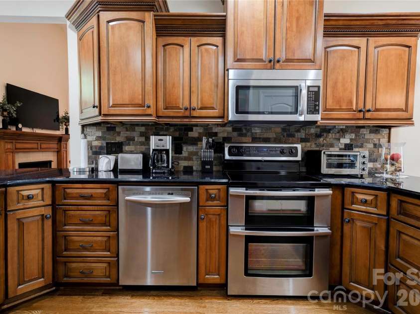 207 Cross Creek Drive, Cherryville, NC 28021.  MLS# CAR4373170, YatesRealty ID 14266. Kitchen