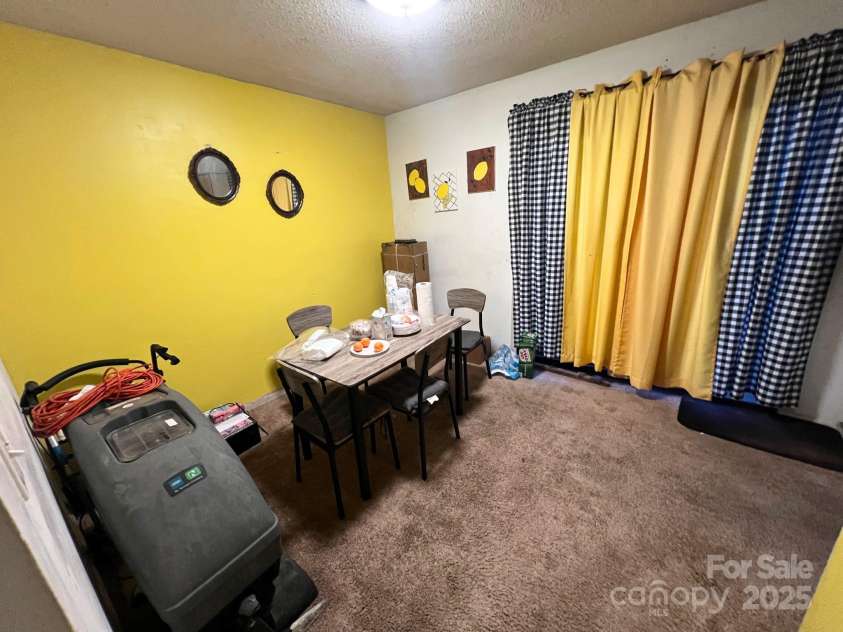 6134 Bent Tree Court, Charlotte, NC 28212.  MLS# CAR4255031, YatesRealty ID 14266. 