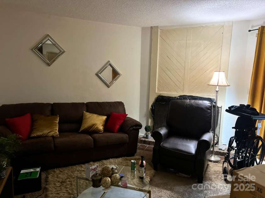 6134 Bent Tree Court, Charlotte, NC 28212.  MLS# CAR4255031, YatesRealty ID 14266. 