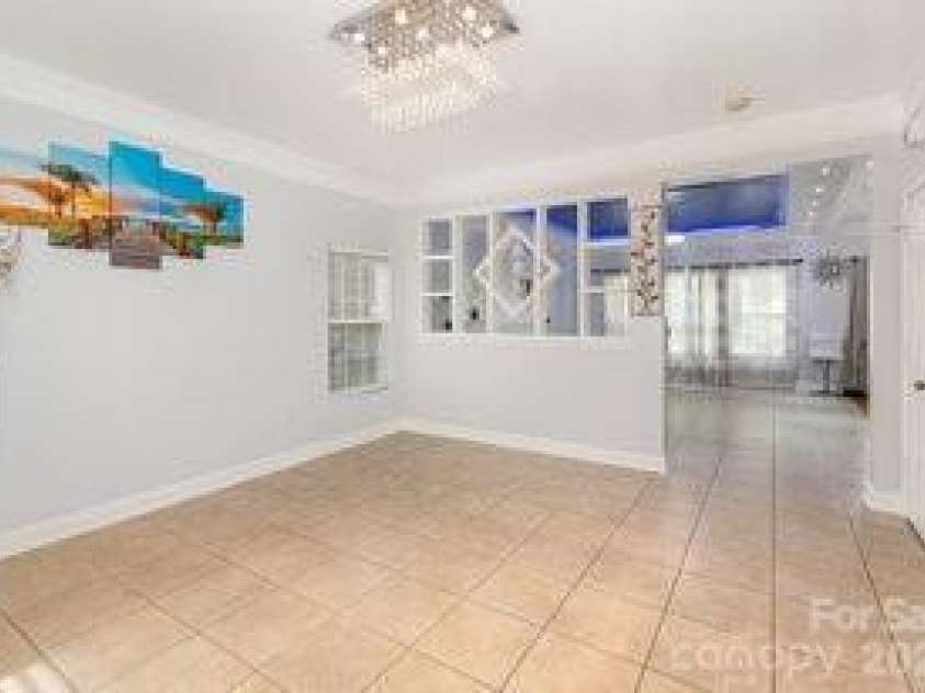 14038 Pinyon Pine Lane, Charlotte, NC 28215.  MLS# CAR4339783, YatesRealty ID 14267. 