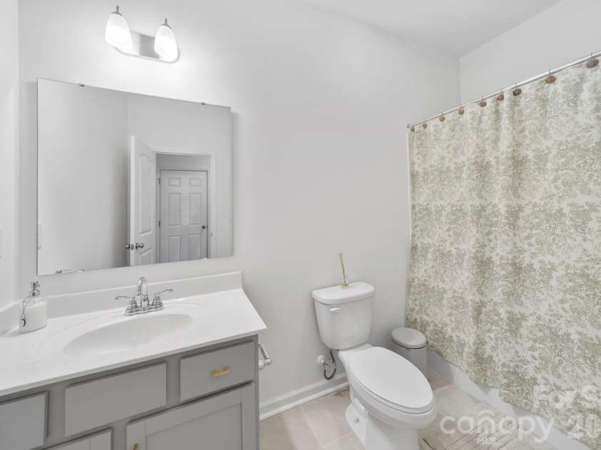 11133 Argosy Drive, Lancaster, SC 29720.  MLS# CAR4355114, YatesRealty ID 14268. Main Level Bathroom