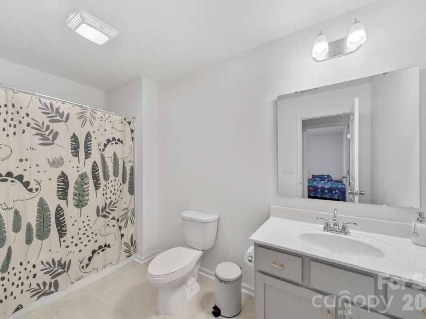 11133 Argosy Drive, Lancaster, SC 29720.  MLS# CAR4355114, YatesRealty ID 14268. Secondary Bathroom