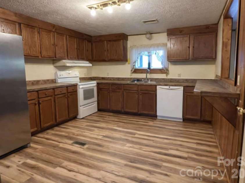 163 Barkley Drive, Mooresboro, NC 28114.  MLS# CAR4368806, YatesRealty ID 14269. 