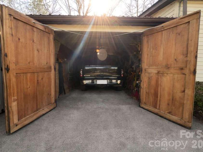 163 Barkley Drive, Mooresboro, NC 28114.  MLS# CAR4368806, YatesRealty ID 14269. 
