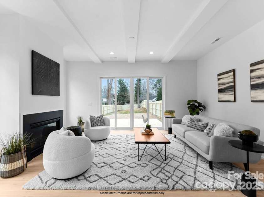 2025 Mandarin Boulevard, Charlotte, NC 28205.  MLS# CAR4227252, YatesRealty ID 1427. 