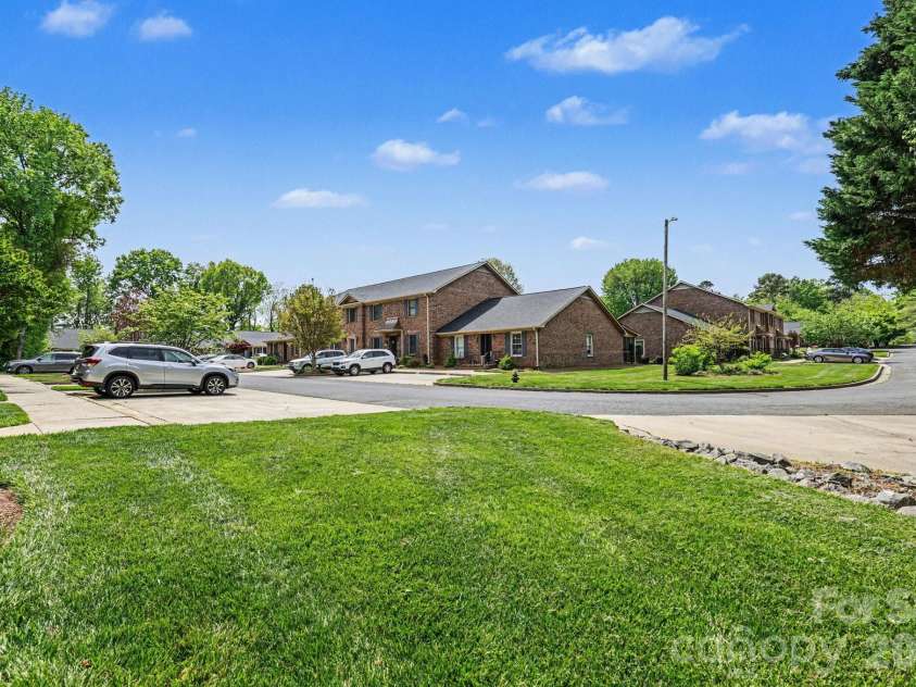 250 Pointe Circle, Rock Hill, SC 29732.  MLS# CAR4367846, YatesRealty ID 14270. 