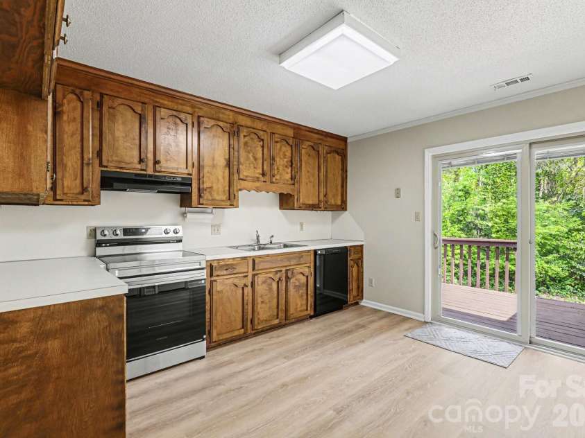250 Pointe Circle, Rock Hill, SC 29732.  MLS# CAR4367846, YatesRealty ID 14270. 