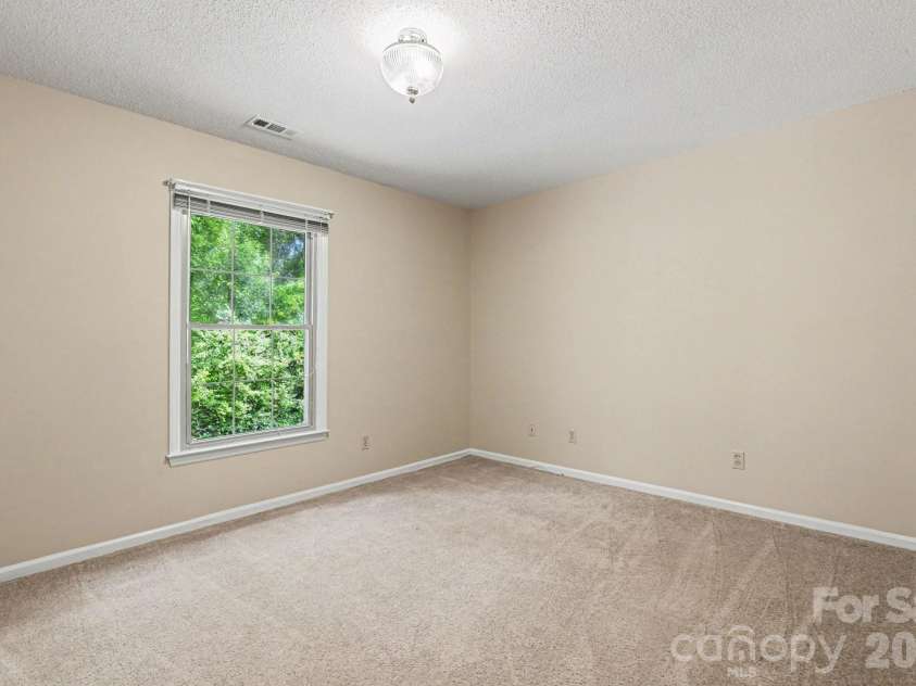 250 Pointe Circle, Rock Hill, SC 29732.  MLS# CAR4367846, YatesRealty ID 14270. 
