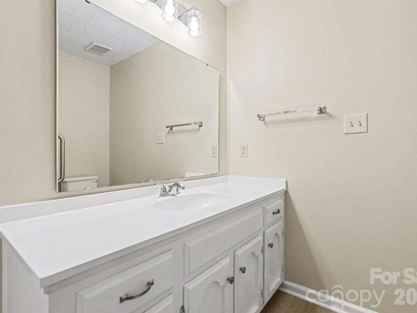 250 Pointe Circle, Rock Hill, SC 29732.  MLS# CAR4367846, YatesRealty ID 14270. 