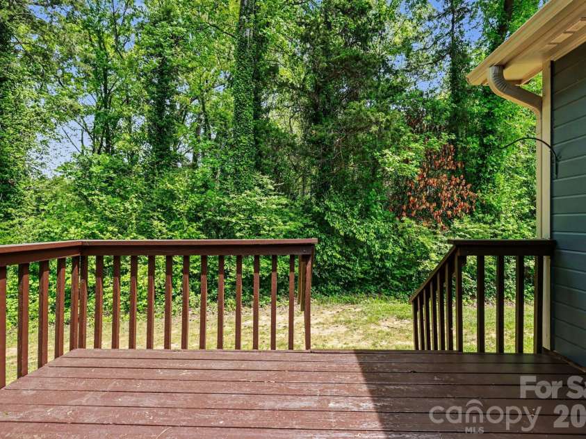 250 Pointe Circle, Rock Hill, SC 29732.  MLS# CAR4367846, YatesRealty ID 14270. 