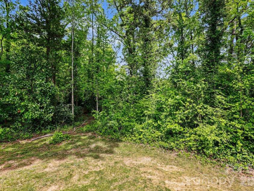 250 Pointe Circle, Rock Hill, SC 29732.  MLS# CAR4367846, YatesRealty ID 14270. 