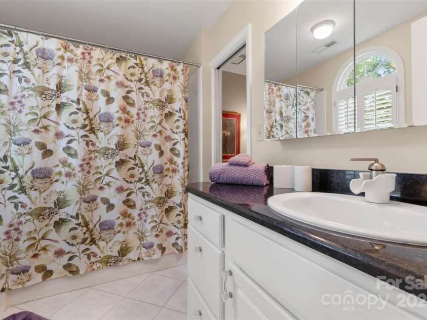 3909 Black Sycamore Drive, Charlotte, NC 28226.  MLS# CAR4259361, YatesRealty ID 14270. Bedroom 2 Bathroom