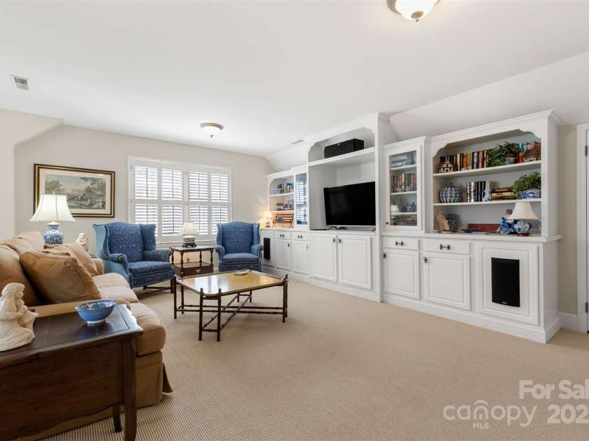3909 Black Sycamore Drive, Charlotte, NC 28226.  MLS# CAR4259361, YatesRealty ID 14270. Bonus Room