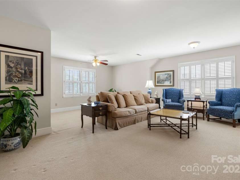 3909 Black Sycamore Drive, Charlotte, NC 28226.  MLS# CAR4259361, YatesRealty ID 14270. Bonus Room