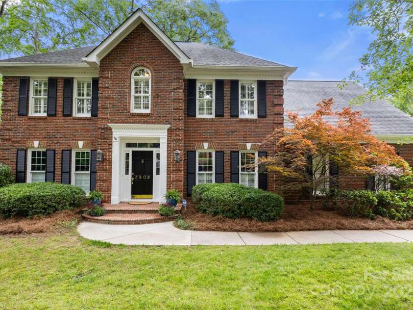 3909 Black Sycamore Drive, Charlotte, NC 28226.  MLS# CAR4259361, YatesRealty ID 14270. Front elevation