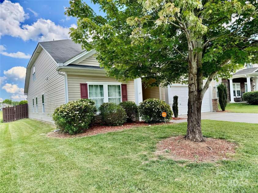 422 Bougainvillea Court, Monroe, NC 28110.  MLS# CAR4147164, YatesRealty ID 14271. 