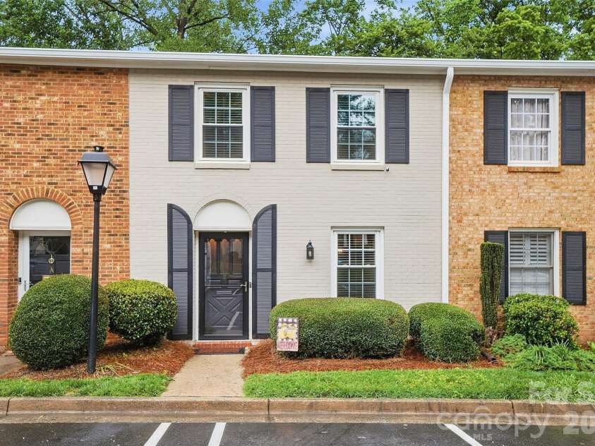 4605 Hedgemore Drive, Charlotte, NC 28209.  MLS# CAR4389374, YatesRealty ID 14271. 