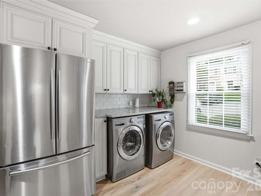 4605 Hedgemore Drive, Charlotte, NC 28209.  MLS# CAR4389374, YatesRealty ID 14271. 