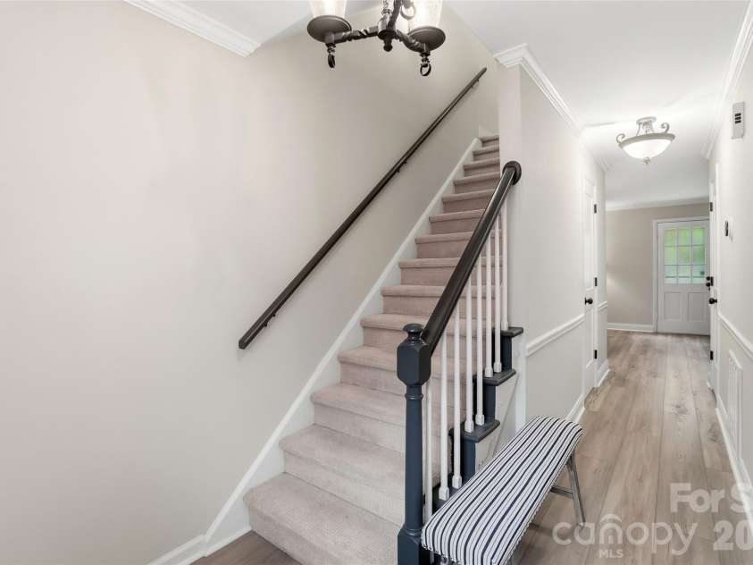 4605 Hedgemore Drive, Charlotte, NC 28209.  MLS# CAR4389374, YatesRealty ID 14271. 