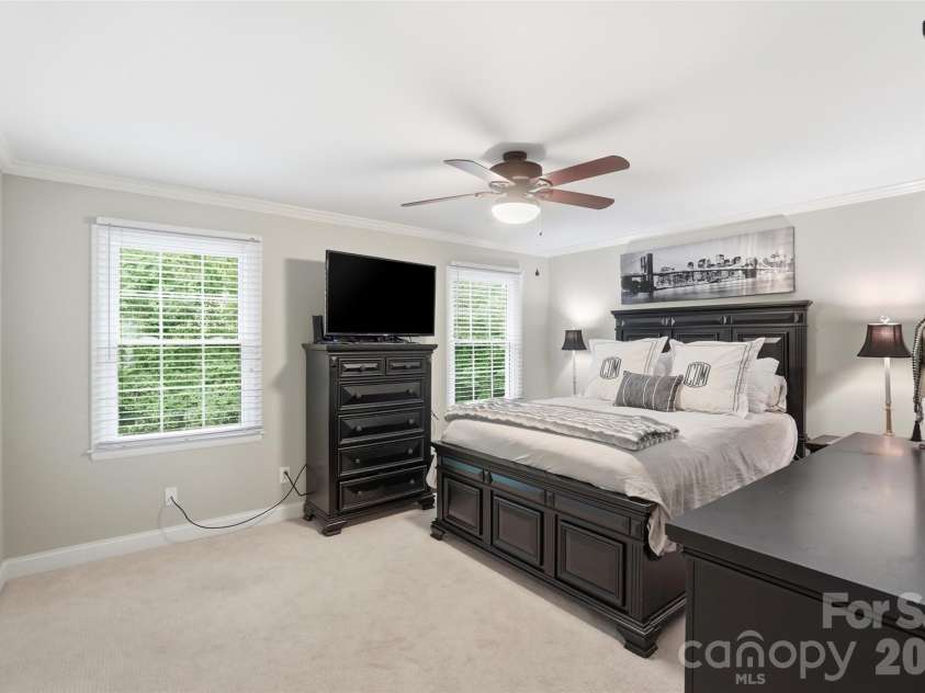 4605 Hedgemore Drive, Charlotte, NC 28209.  MLS# CAR4389374, YatesRealty ID 14271. 