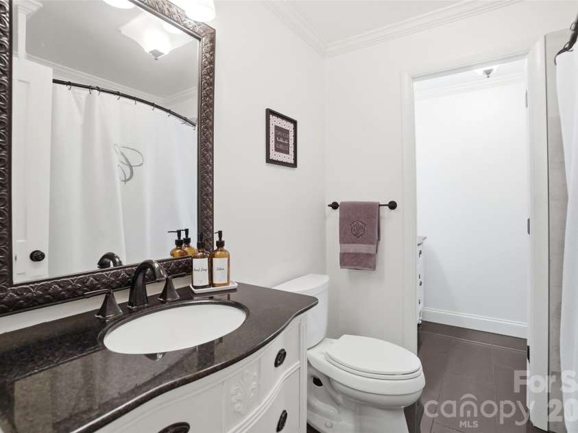 4605 Hedgemore Drive, Charlotte, NC 28209.  MLS# CAR4389374, YatesRealty ID 14271. 