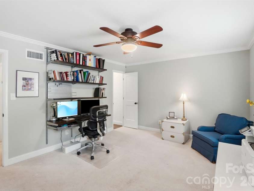 4605 Hedgemore Drive, Charlotte, NC 28209.  MLS# CAR4389374, YatesRealty ID 14271. 
