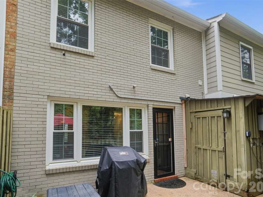 4605 Hedgemore Drive, Charlotte, NC 28209.  MLS# CAR4389374, YatesRealty ID 14271. 
