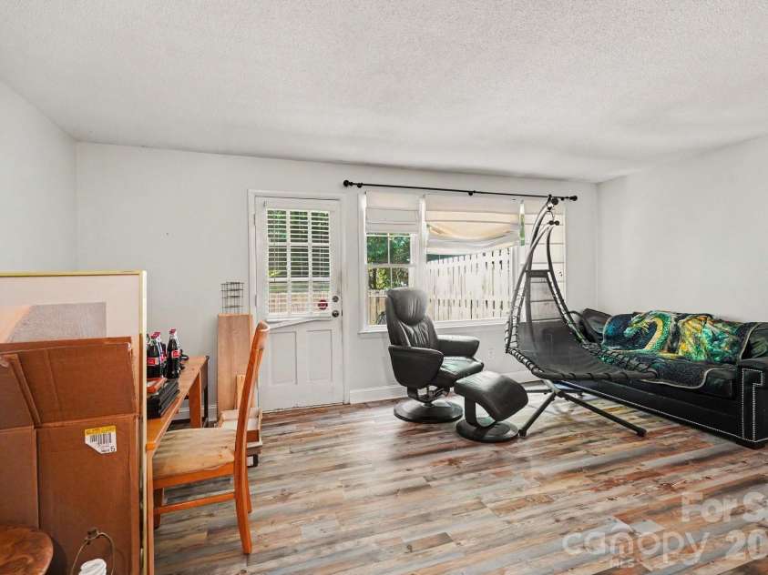 4605 Hedgemore Drive, Charlotte, NC 28209.  MLS# CAR4394971, YatesRealty ID 14271. 