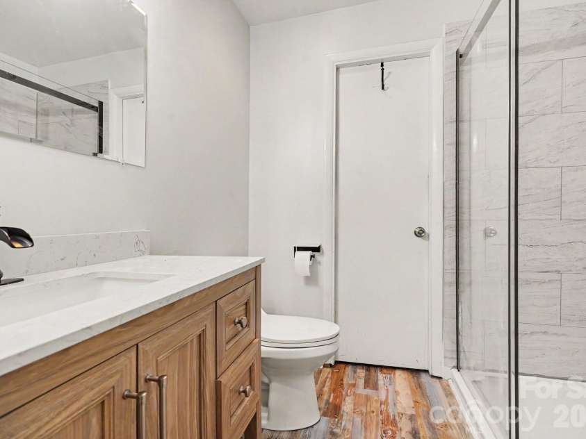 4605 Hedgemore Drive, Charlotte, NC 28209.  MLS# CAR4394971, YatesRealty ID 14271. 