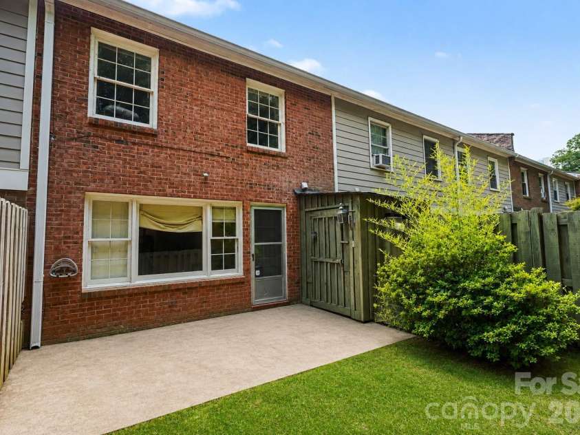 4605 Hedgemore Drive, Charlotte, NC 28209.  MLS# CAR4394971, YatesRealty ID 14271. Virtual photo