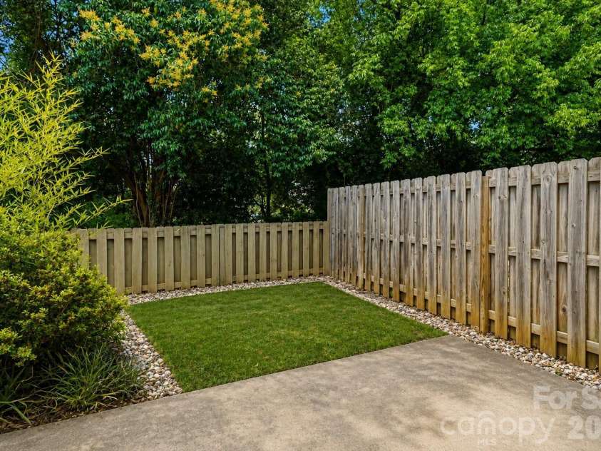 4605 Hedgemore Drive, Charlotte, NC 28209.  MLS# CAR4394971, YatesRealty ID 14271. Virtual photo