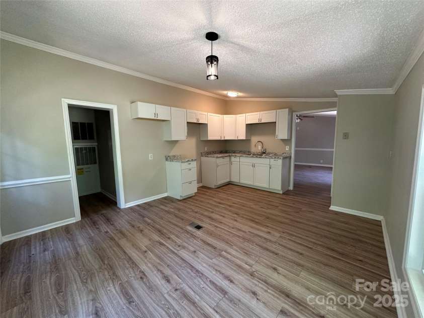 1016 Old Thompson Avenue, Lancaster, SC 29720.  MLS# CAR4255377, YatesRealty ID 14272. 