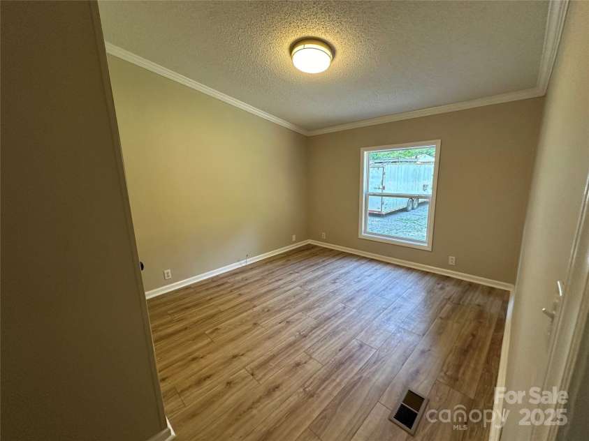 1016 Old Thompson Avenue, Lancaster, SC 29720.  MLS# CAR4255377, YatesRealty ID 14272. 