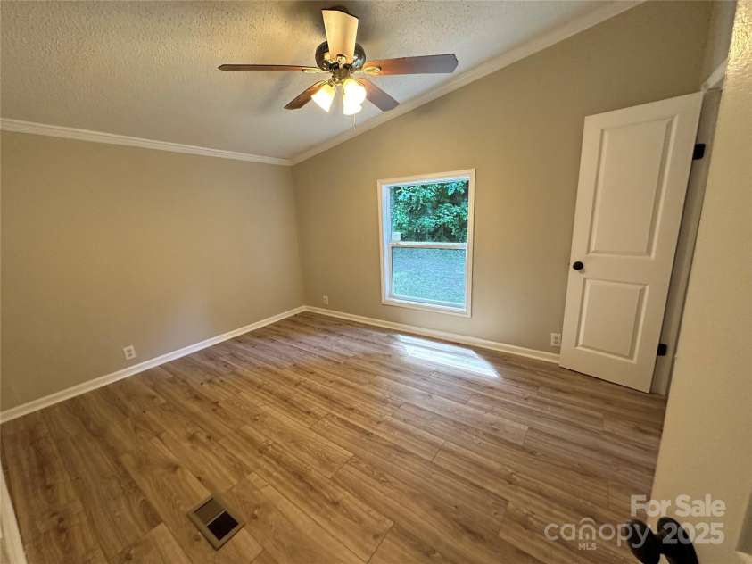 1016 Old Thompson Avenue, Lancaster, SC 29720.  MLS# CAR4255377, YatesRealty ID 14272. 