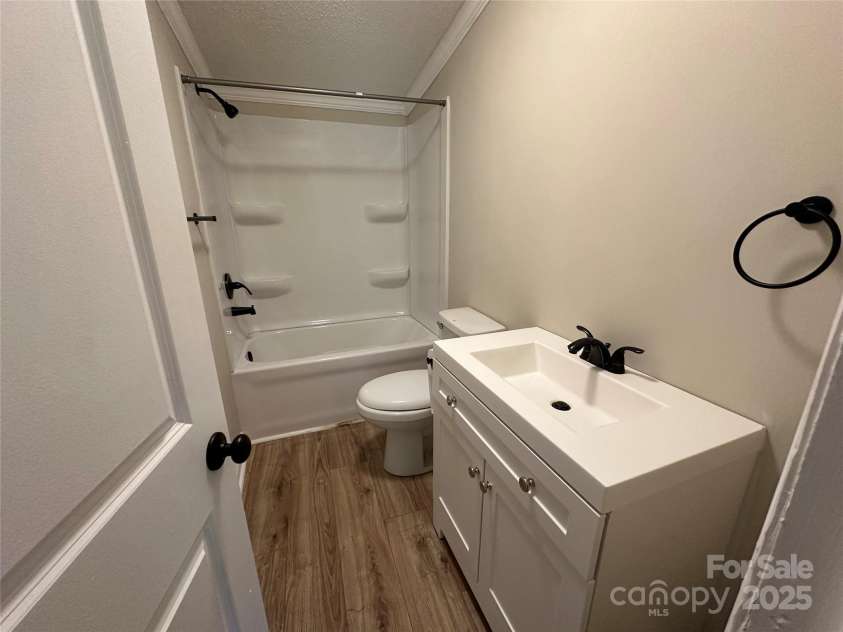 1016 Old Thompson Avenue, Lancaster, SC 29720.  MLS# CAR4255377, YatesRealty ID 14272. 