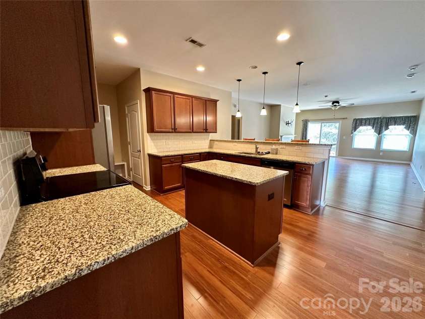 13320 Hunting Birds Lane, Charlotte, NC 28278.  MLS# CAR4362180, YatesRealty ID 14274. 