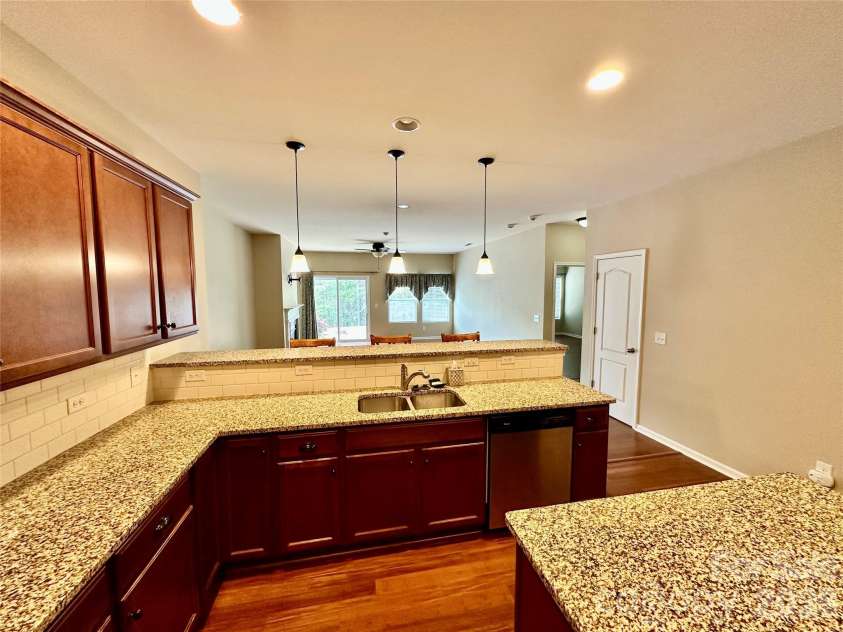 13320 Hunting Birds Lane, Charlotte, NC 28278.  MLS# CAR4362180, YatesRealty ID 14274. 