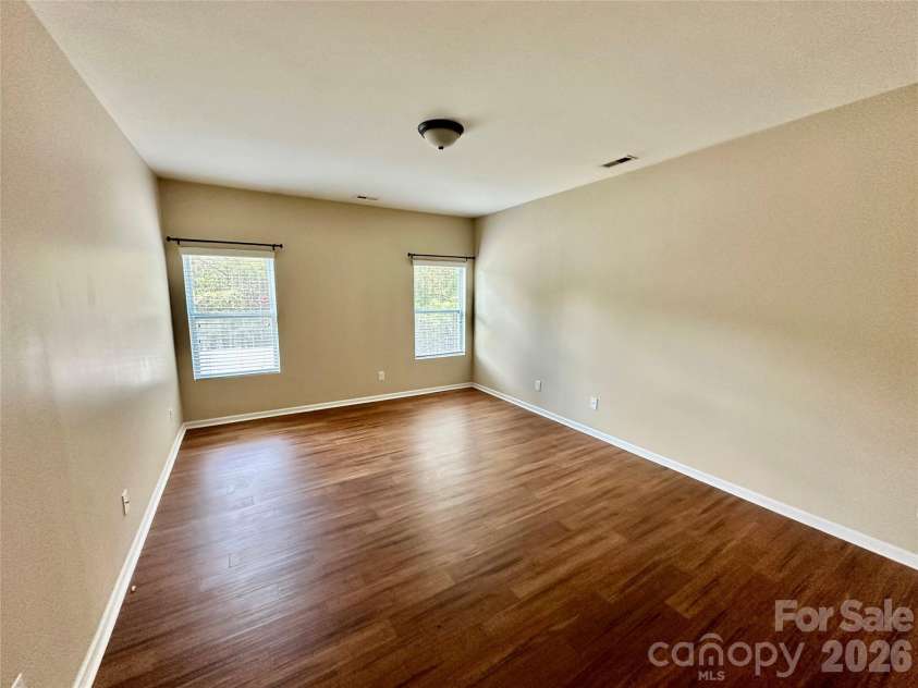 13320 Hunting Birds Lane, Charlotte, NC 28278.  MLS# CAR4362180, YatesRealty ID 14274. 