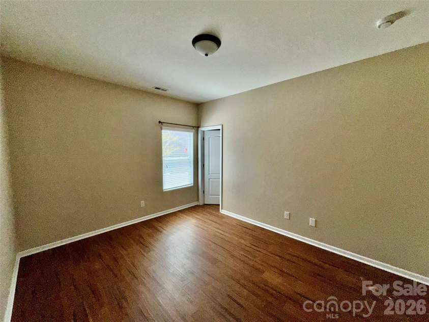 13320 Hunting Birds Lane, Charlotte, NC 28278.  MLS# CAR4362180, YatesRealty ID 14274. 