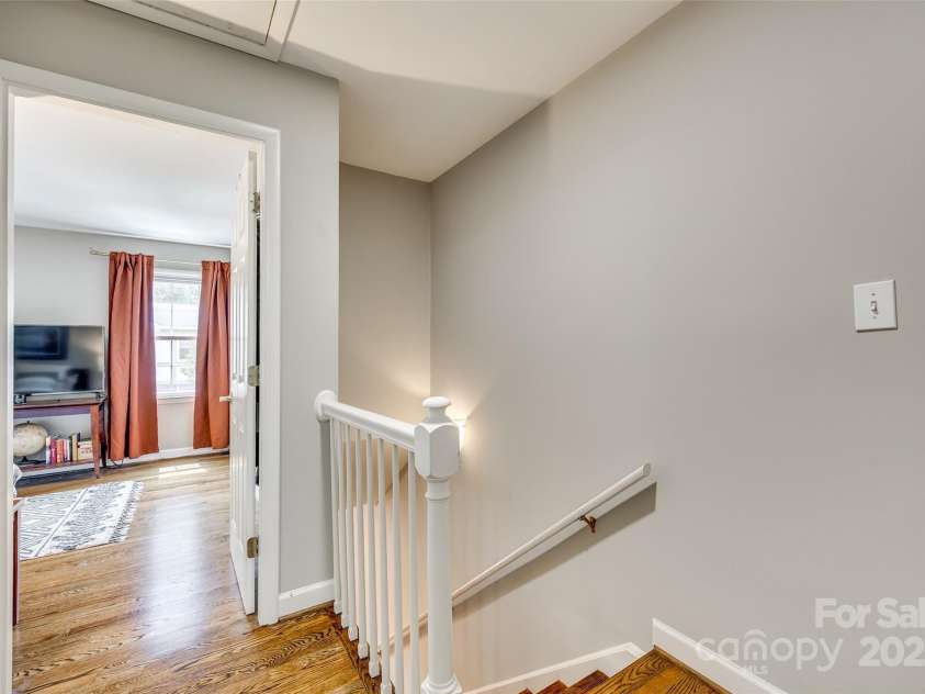 4607 Hedgemore Drive, Charlotte, NC 28209.  MLS# CAR4247696, YatesRealty ID 14274. 