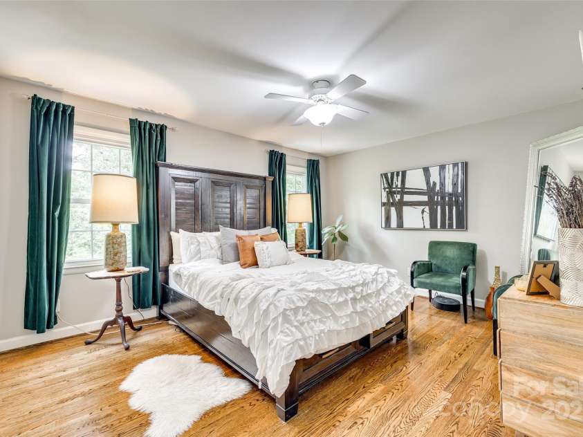 4607 Hedgemore Drive, Charlotte, NC 28209.  MLS# CAR4247696, YatesRealty ID 14274. 