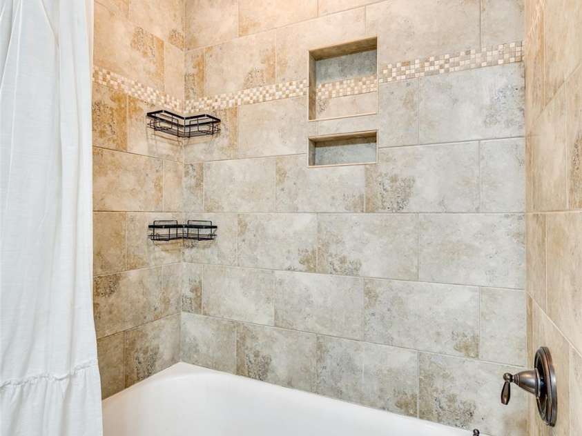 4607 Hedgemore Drive, Charlotte, NC 28209.  MLS# CAR4247696, YatesRealty ID 14274. 