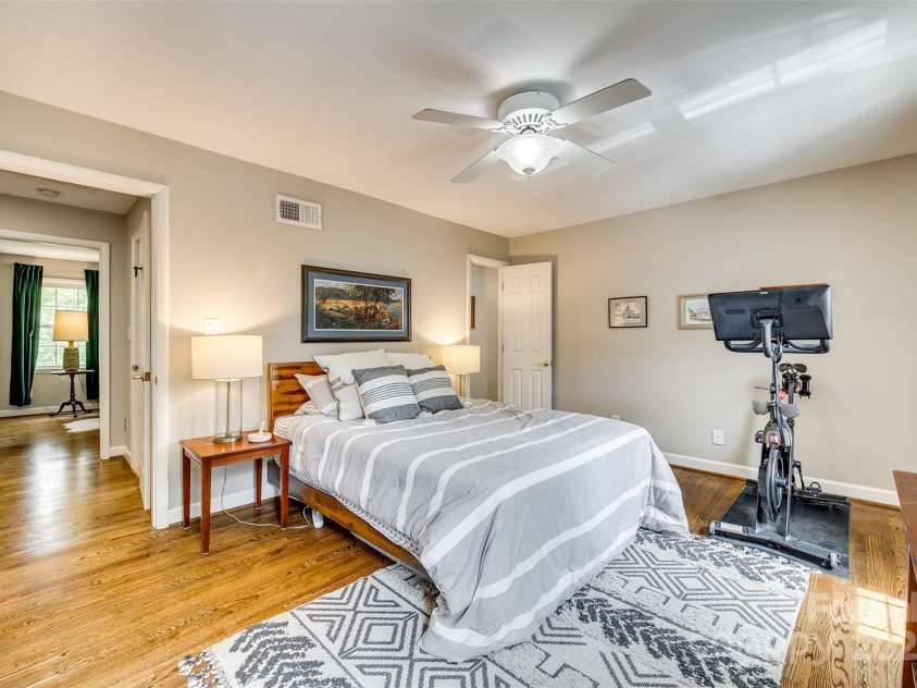 4607 Hedgemore Drive, Charlotte, NC 28209.  MLS# CAR4247696, YatesRealty ID 14274. 