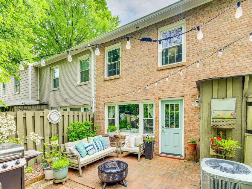 4607 Hedgemore Drive, Charlotte, NC 28209.  MLS# CAR4247696, YatesRealty ID 14274. 