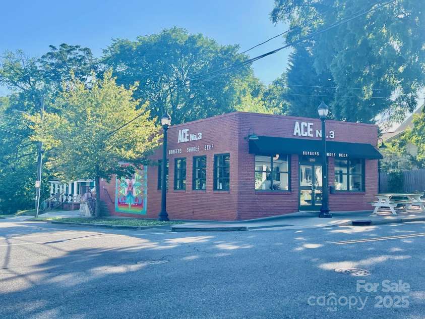 1009 Belmont Avenue, Charlotte, NC 28205.  MLS# CAR4252880, YatesRealty ID 14275. 