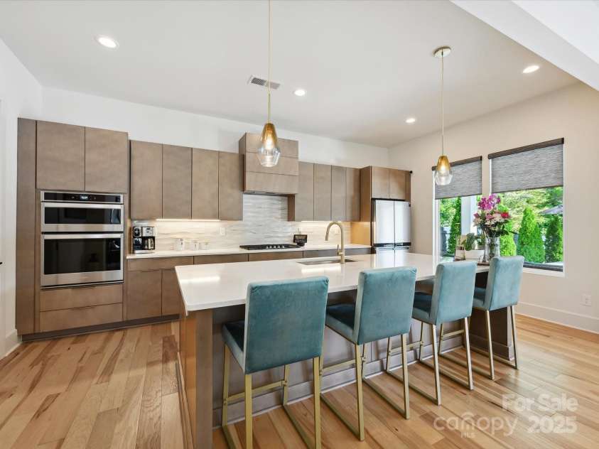 1009 Belmont Avenue, Charlotte, NC 28205.  MLS# CAR4252880, YatesRealty ID 14275. Custom Kitchen