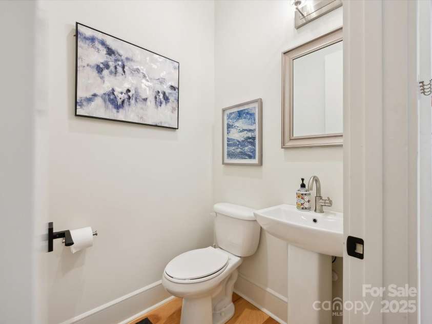 1009 Belmont Avenue, Charlotte, NC 28205.  MLS# CAR4252880, YatesRealty ID 14275. Powder room