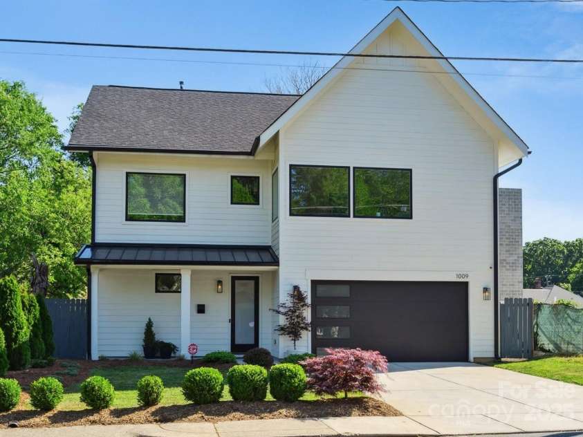 1009 Belmont Avenue, Charlotte, NC 28205.  MLS# CAR4252880, YatesRealty ID 14275. Street view